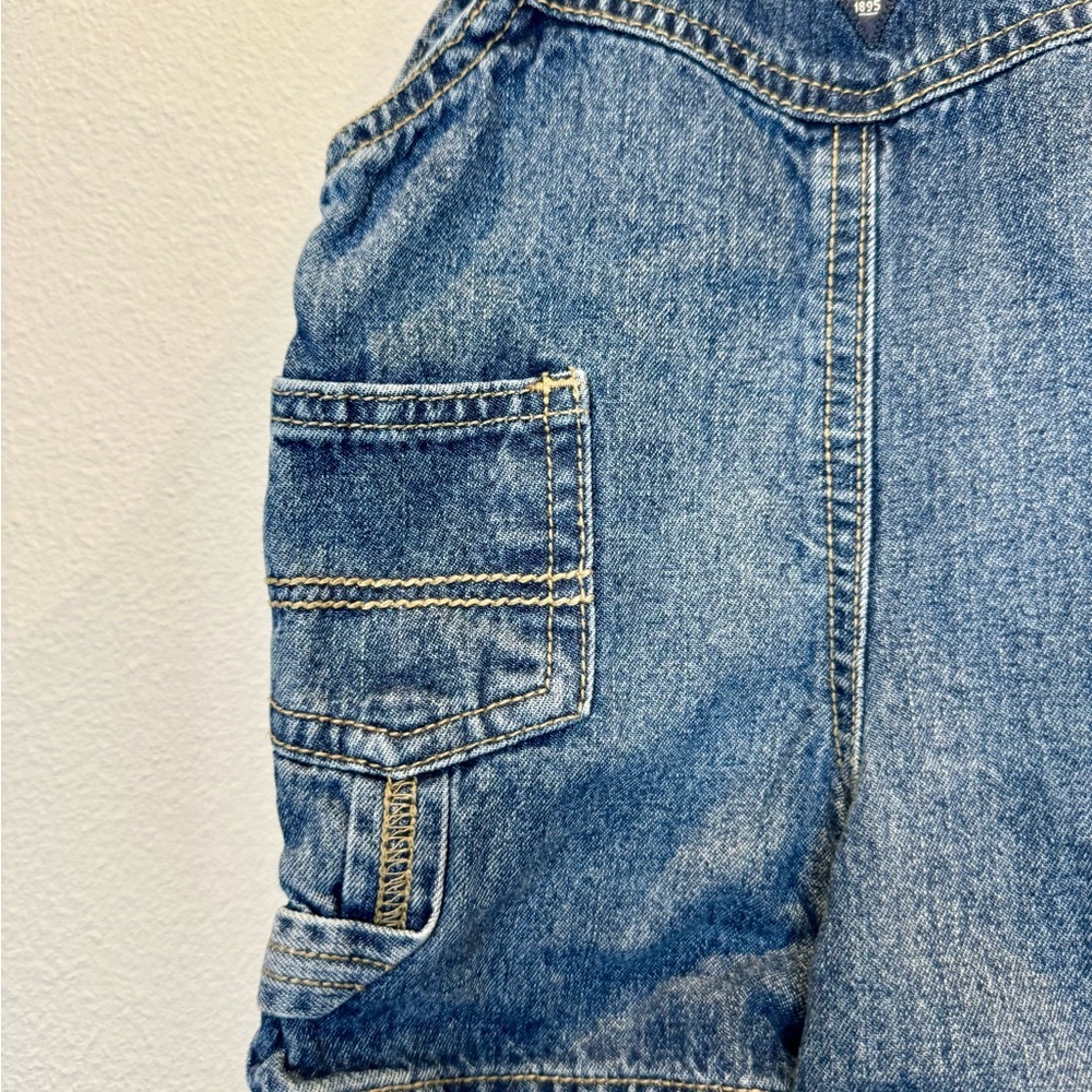 Osh Kosh B’Gosh Baby Short Overalls | EUC | 9mo | Denim | Pockets | 100% cotton - Picture 13 of 16